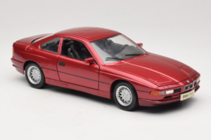 BMW 850i E31 Rød Tchibo 1:18 36157 Metal — billede 6 af 8