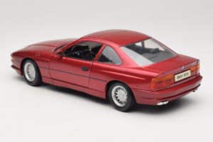 BMW 850i E31 Rød Tchibo 1:18 36157 Metal — billede 7 af 8