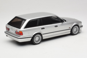 BMW Alpina B10 E34 4.6 Touring Sølv MCG 1:18 MCG18332MCW Metal — billede 2 af 6