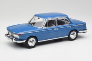 BMW 2000 Tilux E120 Caribe Blå MCG 1:18 MCG18291 Metal