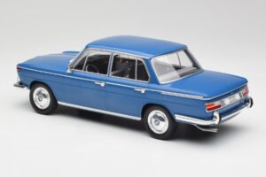 BMW 2000 Tilux E120 Caribe Blå MCG 1:18 MCG18291 Metal — billede 5 af 6