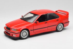 BMW 318is E36 Rød UT Models 1:18 180024302 Metal