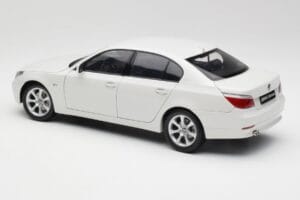 BMW E60 545i Alpine Hvid Kyosho 1:18 08591W Metal — billede 7 af 8