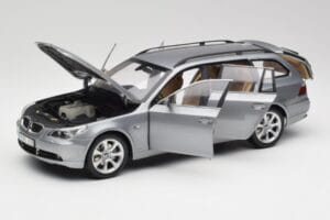 BMW 545i E61 Touring Lysegrå Kyosho 1:18 80430308414 Metal — billede 2 af 8