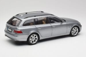 BMW 545i E61 Touring Lysegrå Kyosho 1:18 80430308414 Metal — billede 3 af 8