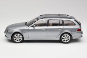 BMW 545i E61 Touring Lysegrå Kyosho 1:18 80430308414 Metal — billede 4 af 8