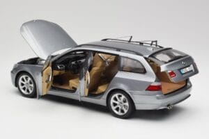 BMW 545i E61 Touring Lysegrå Kyosho 1:18 80430308414 Metal — billede 5 af 8