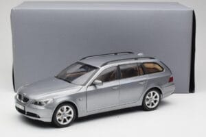 BMW 545i E61 Touring Lysegrå Kyosho 1:18 80430308414 Metal — billede 8 af 8