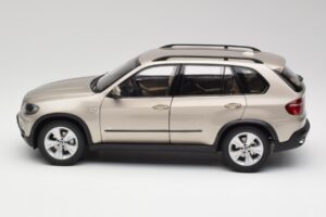 BMW X5 E70 4.8i Platinum Bronze Metallic Kyosho 1:18 80430413413 Metal — billede 4 af 8