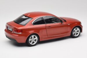 BMW 1 E82 Coupe Orange Kyosho 1:18 80430427064 Metal — billede 3 af 8