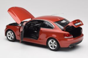 BMW 1 E82 Coupe Orange Kyosho 1:18 80430427064 Metal — billede 5 af 8
