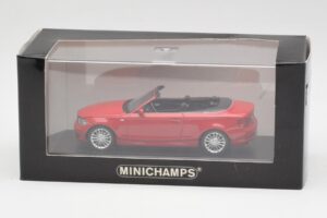 BMW 1-serie E88 Cabriolet Karmosinrød Minichamps 1:43 431026230 Metal — billede 4 af 5