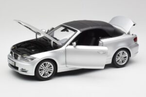 BMW 135i E88 Cabriolet Titan Sølv Kyosho 1:18 80430427021 Metal — billede 2 af 8