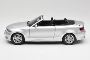 BMW 135i E88 Cabriolet Titan Sølv Kyosho 1:18 80430427021 Metal — billede 4 af 8