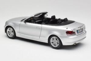 BMW 135i E88 Cabriolet Titan Sølv Kyosho 1:18 80430427021 Metal — billede 7 af 8