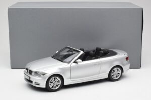 BMW 135i E88 Cabriolet Titan Sølv Kyosho 1:18 80430427021 Metal — billede 8 af 8