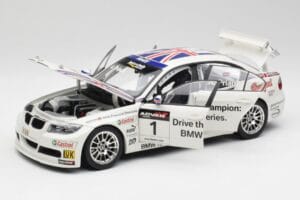 BMW E90 320si #1 A. Priaulx WTCC Champion 2006 Kyosho 1:18 80430429067 Metal — billede 2 af 8
