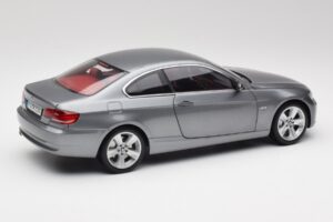 BMW 330i E92 Coupe Grå Metallic Kyosho 1:18 80430407220 Metal — billede 3 af 8