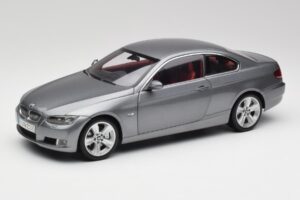 BMW 330i E92 Coupe Grå Metallic Kyosho 1:18 80430407220 Metal