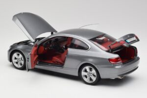 BMW 330i E92 Coupe Grå Metallic Kyosho 1:18 80430407220 Metal — billede 5 af 8