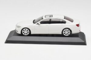 BMW 750Li F02 Hvid Minichamps 1:43 80420445201 Metal