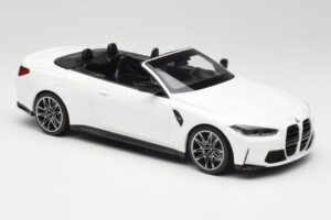 BMW M4 G82 Cabriolet Alpine White Minichamps 1:18 155021031 Metal — billede 4 af 6