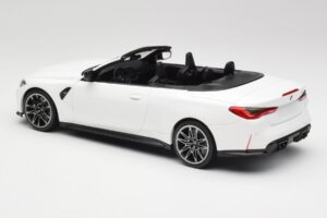 BMW M4 G82 Cabriolet Alpine White Minichamps 1:18 155021031 Metal — billede 5 af 6