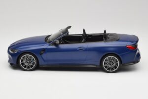 BMW M4 G82 Cabriolet Frozen Portimao Blue Minichamps 1:18 155021030 Metal — billede 3 af 6