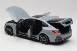 BMW i4 G26 Grey Metallic Minichamps 1:18 110023010 Metal — billede 5 af 8