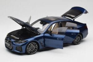 BMW i4 M50 G26 Portimao Blue Minichamps 1:18 110023012 Metal — billede 2 af 8