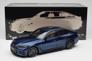BMW i4 M50 G26 Portimao Blue Minichamps 1:18 110023012 Metal — billede 8 af 8