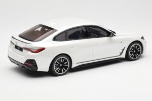 BMW i4 M50 G26 Mineral Hvid Metallic Otto 1:18 OT1074 Resin — billede 2 af 6