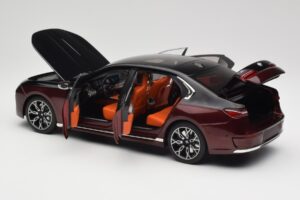 BMW i7 G70 Black & Red Metallic Minichamps 1:18 110023201 Metal — billede 5 af 8