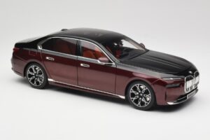BMW i7 G70 Black & Red Metallic Minichamps 1:18 110023201 Metal — billede 6 af 8
