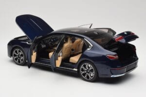 BMW i7 G70 Blue Metallic Minichamps 1:18 110023202 Metal — billede 5 af 8