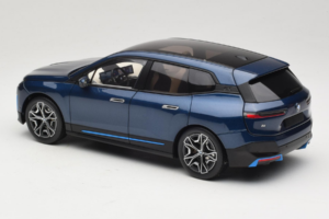 BMW iX Blue Metallic Minichamps 1:18 110023100 Metal — billede 7 af 8