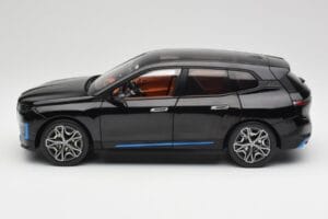 BMW iX Sapphire Black Minichamps 1:18 110023101 Metal — billede 4 af 8