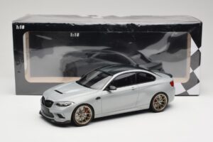 BMW M2 CS F87 Sølv med gyldne fælge Minichamps 1:18 155021028 Metal — billede 6 af 6
