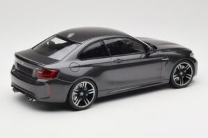 BMW M2 F87 Grey Metallic Minichamps 1:18 155026102 Metal — billede 2 af 6