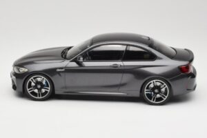 BMW M2 F87 Grey Metallic Minichamps 1:18 155026102 Metal — billede 3 af 6
