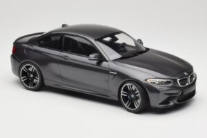 BMW M2 F87 Grey Metallic Minichamps 1:18 155026102 Metal — billede 4 af 6