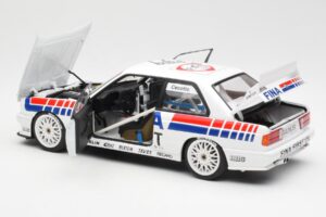 BMW M3 E30 #7 Fina J. Cecotto DTM 1992 AUTOart 1:18 89246 Metal — billede 4 af 7