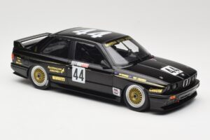 BMW M3 E30 JPS Team BMW #44 J. Richards / T. Longhurst Class Winners Bathurst 1000 1987 Minichamps 1:18 155872044 Metal — billede 4 af 6