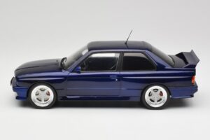 BMW M3 E30 Macau Blue IXO 1:18 18CMC122 Metal — billede 3 af 6
