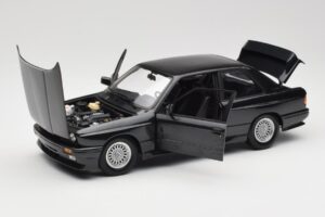 BMW M3 E30 Black Metallic Minichamps 1:18 180020306 Metal — billede 2 af 8