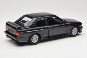 BMW M3 E30 Black Metallic Minichamps 1:18 180020306 Metal — billede 3 af 8