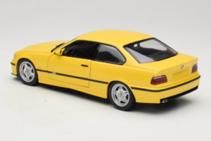 BMW M3 E36 Dakar Yellow UT Models 1:18 180022300 Metal — billede 7 af 8