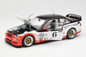 BMW M3 E36 GTR #0 B. Auberlen / M. Simo / P. Cunningham Daytona 24 Hours 1998 UT Models 1:18 39816 Metal — billede 2 af 8