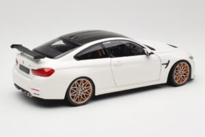 BMW M4 F82 GTS Alpine White Minichamps 1:18 110025221 Metal — billede 3 af 8
