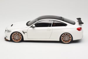 BMW M4 F82 GTS Alpine White Minichamps 1:18 110025221 Metal — billede 4 af 8